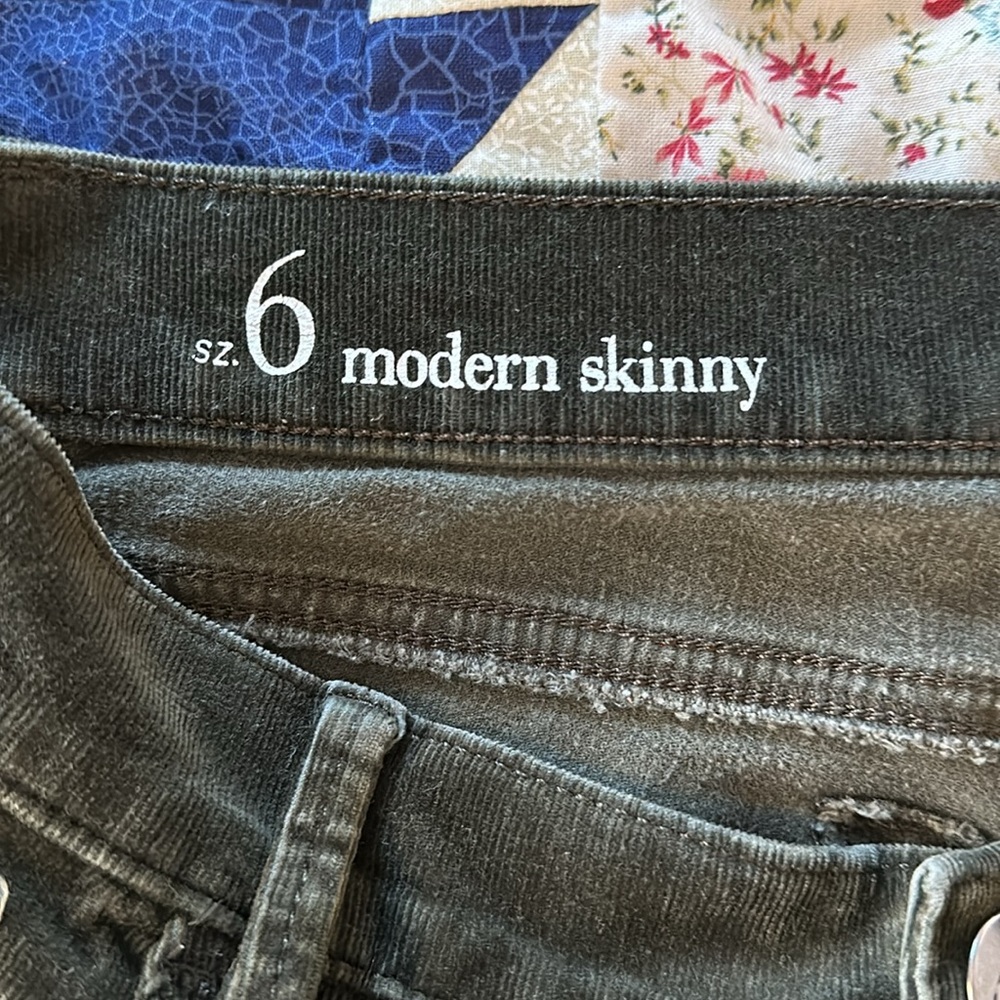 Ann Taylor Loft. Skinny stretchy corduroy. - Picture 4 of 5